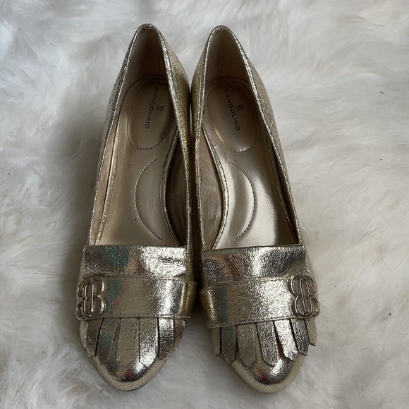 Bandolino gold court shoe - Picture 3 of 6